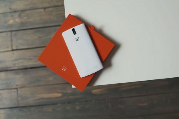 Szép fehér telefon